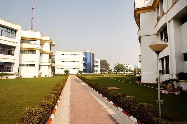 Invertis_University,_Bareilly